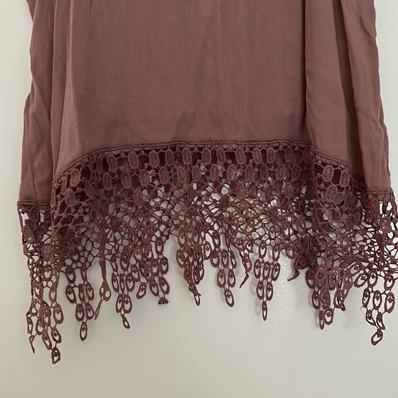 Purple lace tank - Picture 2 of 4